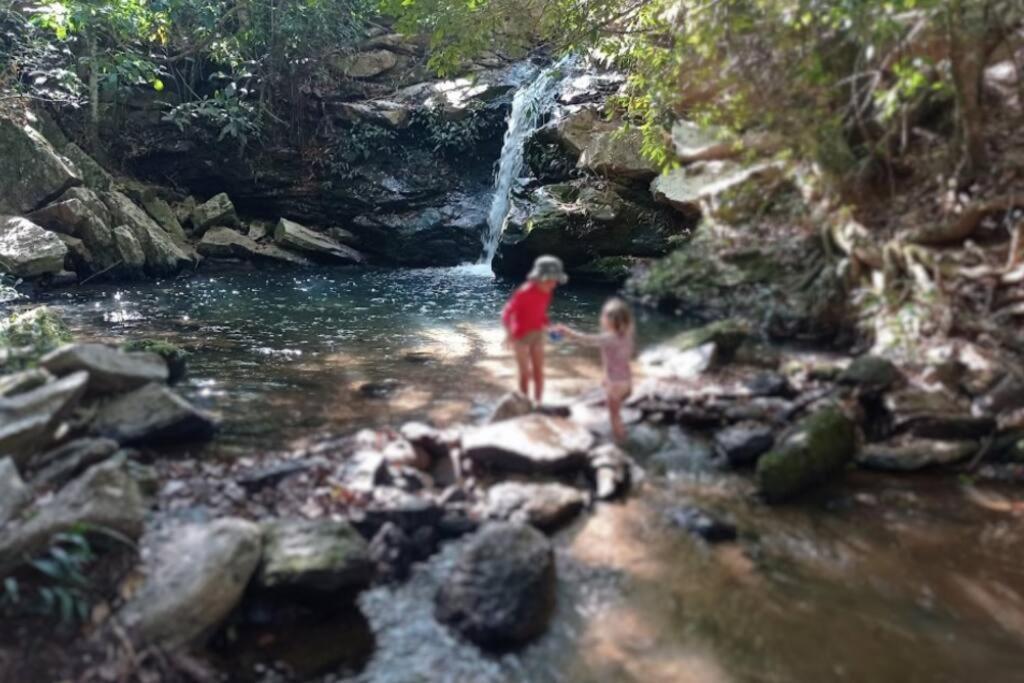Chale Mirante, Piscina, Cachoeira, Lago E Vista Espetacular Alexania エクステリア 写真